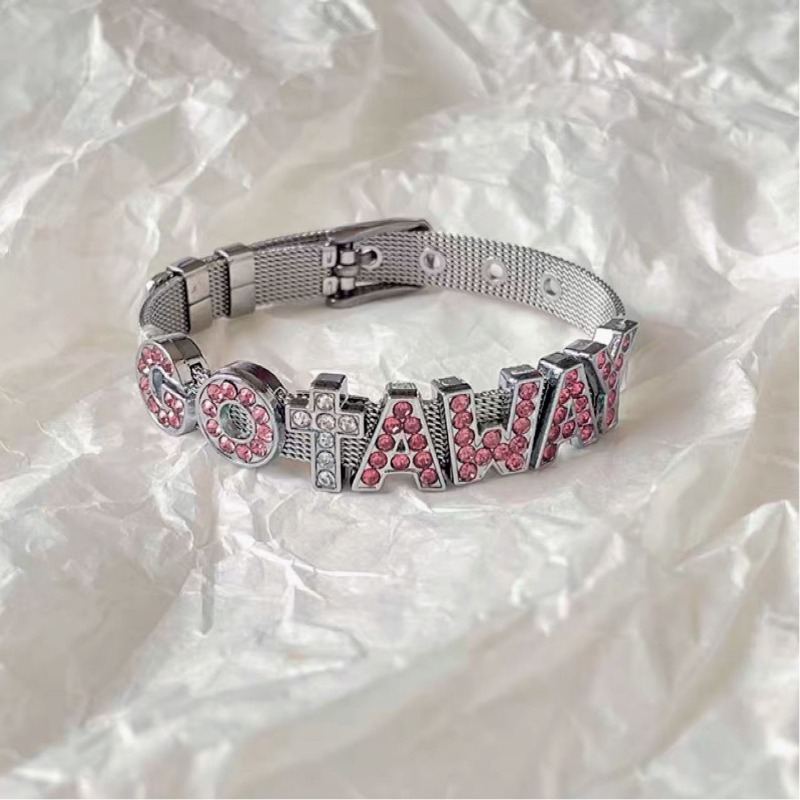 Fashion Cool Temperament Wear  - Women'S Accessories To Wear With Watch 评论和价格