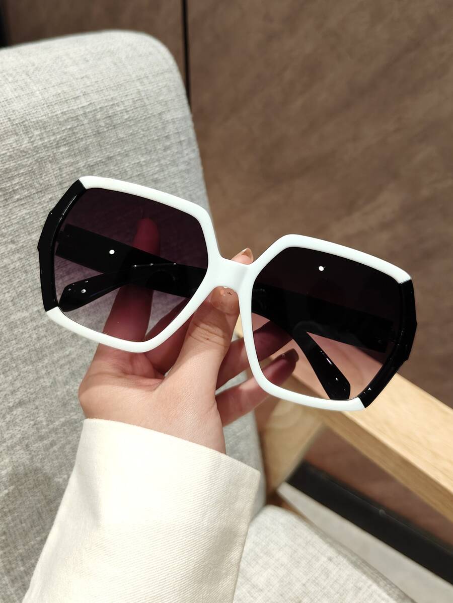 1pc Black And White Geometric  - Women Accessories Business 评论和价格